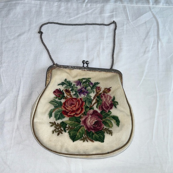 Vintage Handbags - Vintage floral needle point purse